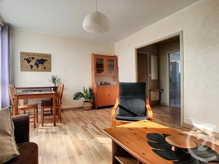 Voir la photo 1/7 du type room à Compiègne