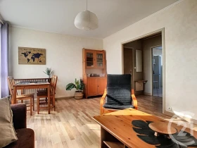 Pièce à Compiègne