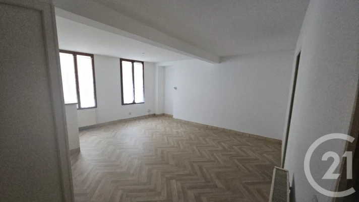 Voir la photo 1/24 du type apartment à Montluçon