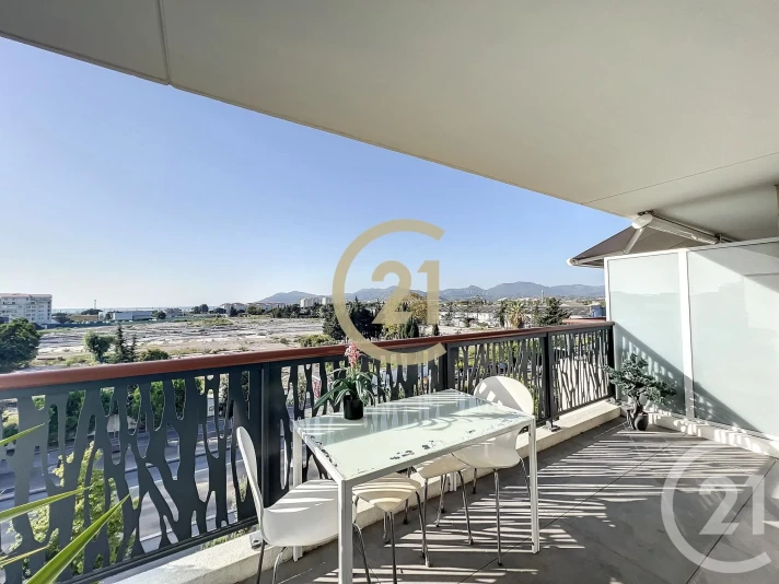 Voir la photo 1/9 du type apartment à Cannes