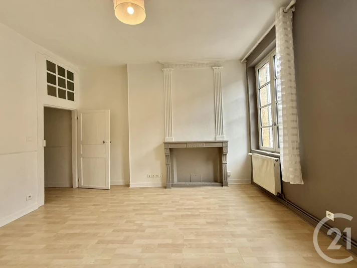 Voir la photo 1/9 du type apartment à Moulins