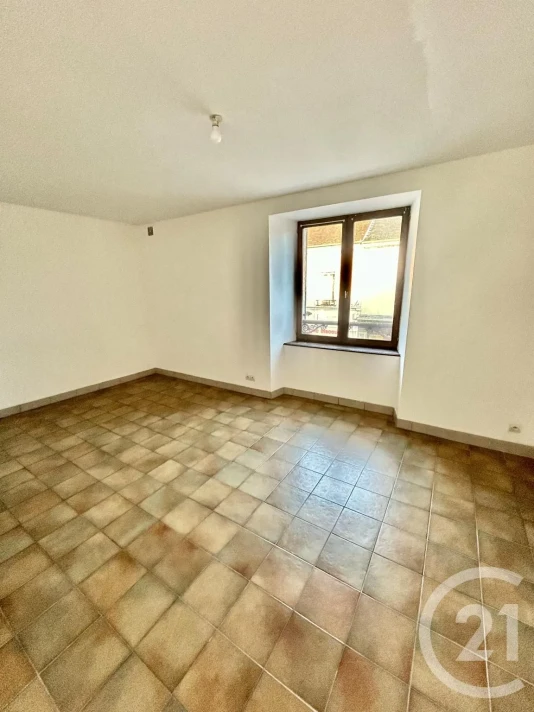 Voir la photo 1/3 du type apartment à Nemours