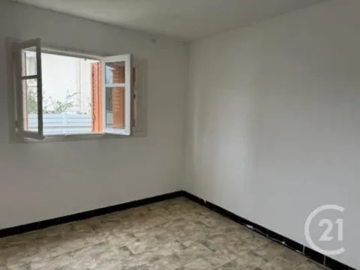 Voir la photo 1/10 du type apartment à Commentry