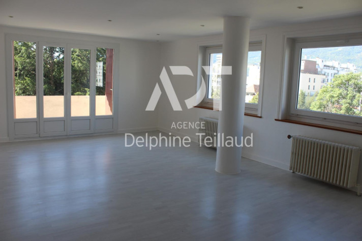 Voir la photo 1/12 du type apartment à Grenoble