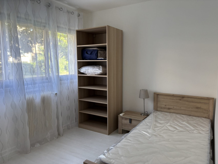 Voir la photo 1/7 du type room à Villeurbanne