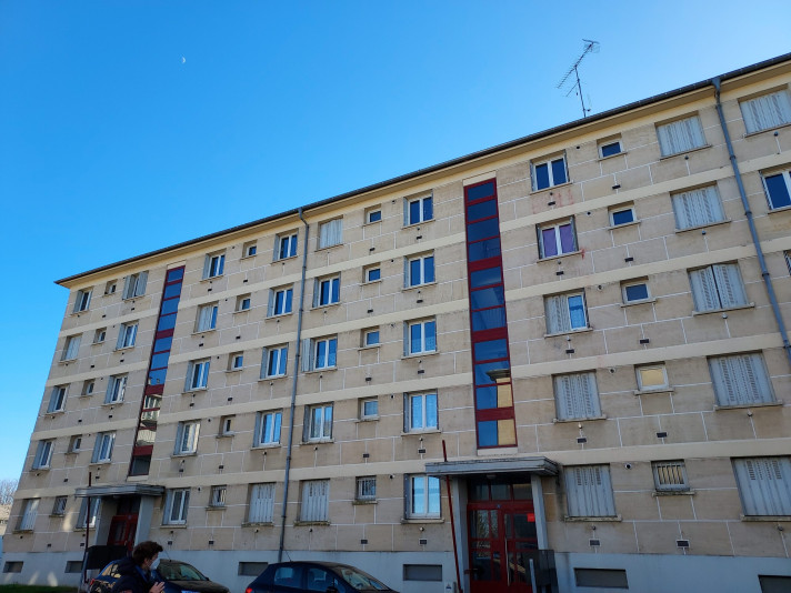 Voir la photo 1/9 du type apartment à La Chapelle-Saint-Luc