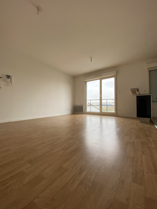 Voir la photo 1/6 du type apartment à Compiègne
