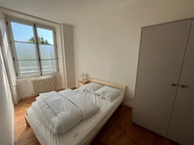 Pièce à Angers
