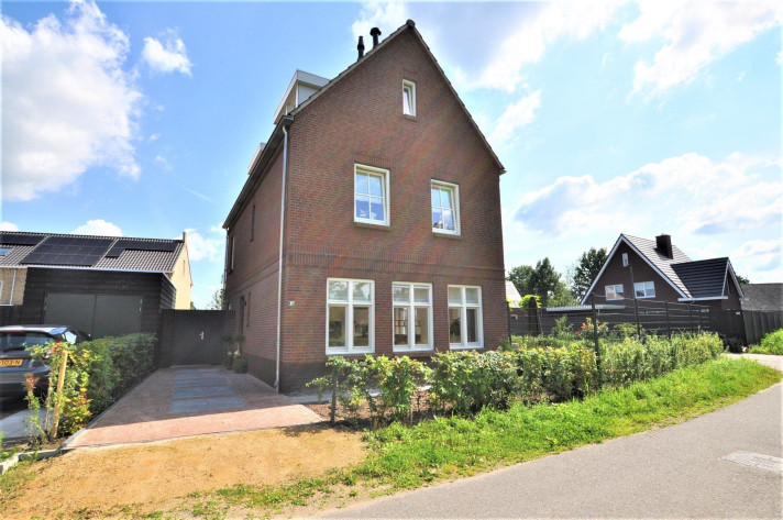Bekijk foto 1/25 van house in Nuenen, Gerwen en Nederwetten