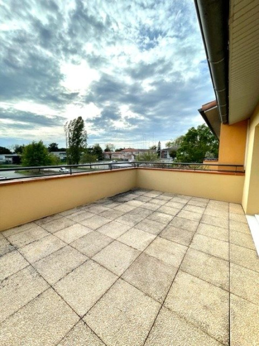 Voir la photo 1/12 du type apartment à Saint-Jean