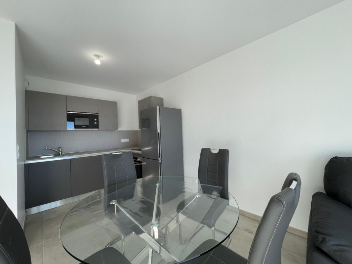 Voir la photo 1/8 du type apartment à Meylan