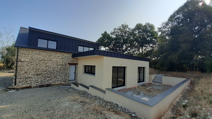 Voir la photo 1/18 du type house à Domalain