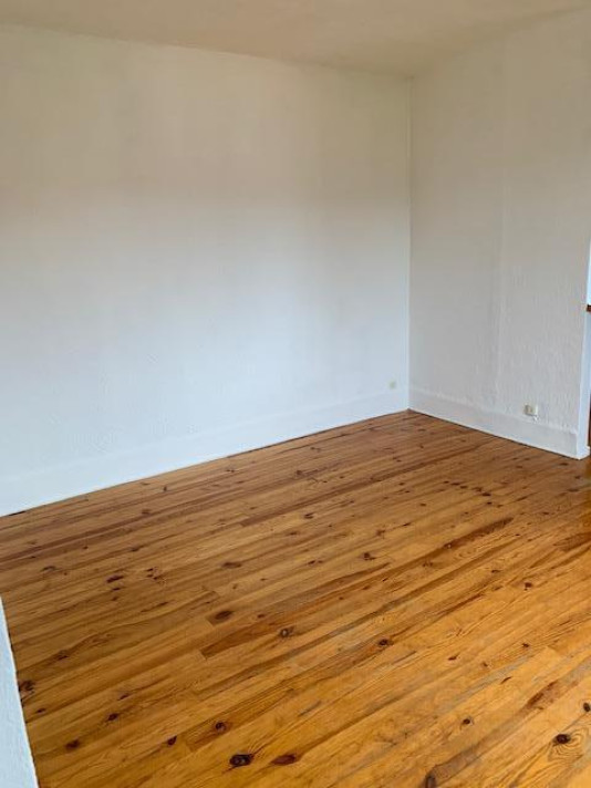 Voir la photo 1/8 du type apartment à Unieux
