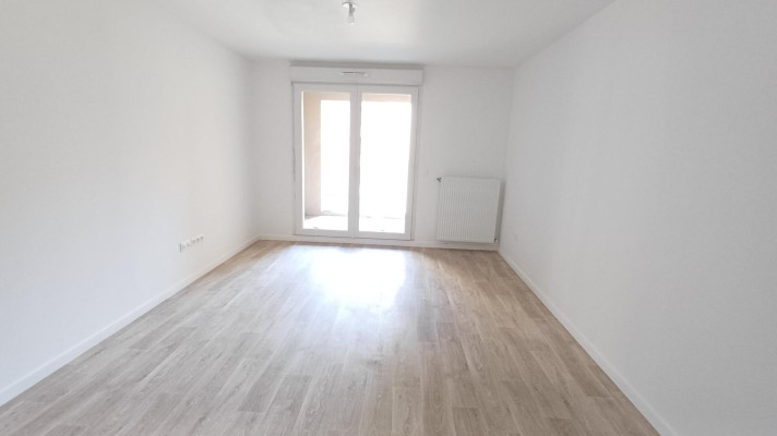 Voir la photo 1/10 du type apartment à Bobigny