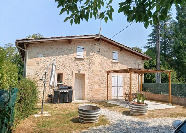 Voir la photo 1/3 du type house à Targon