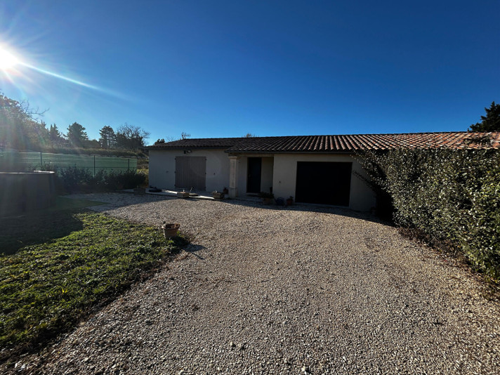 Voir la photo 1/10 du type house à Lacoste