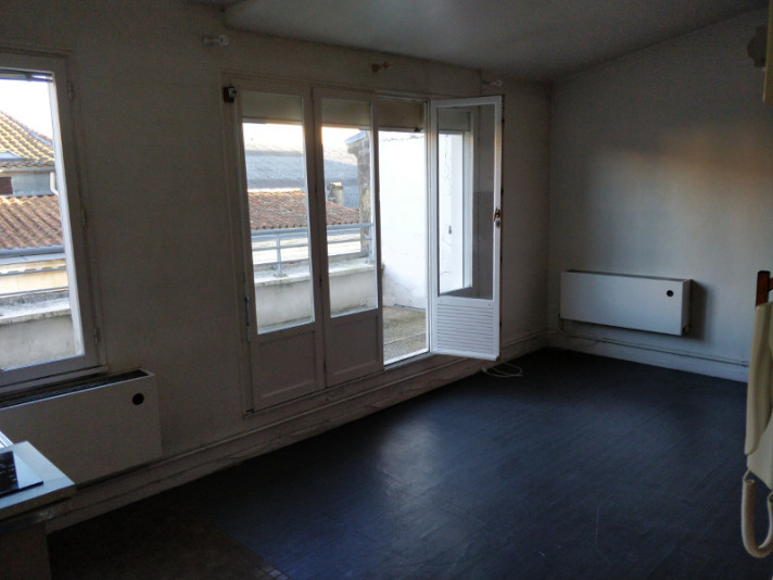 Voir la photo 1/6 du type apartment à Bordeaux
