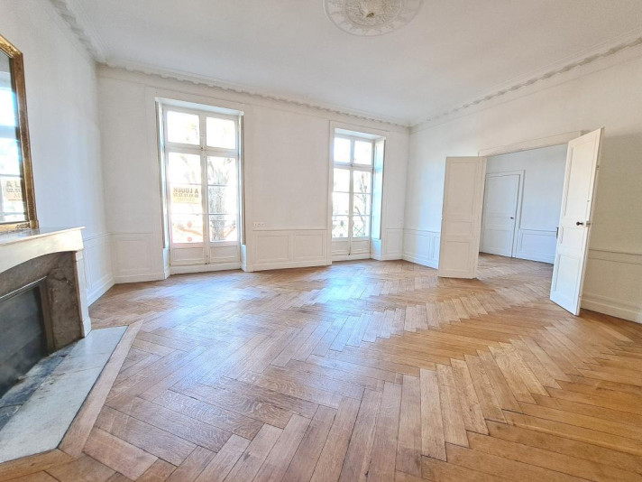 Voir la photo 1/6 du type apartment à Nantes