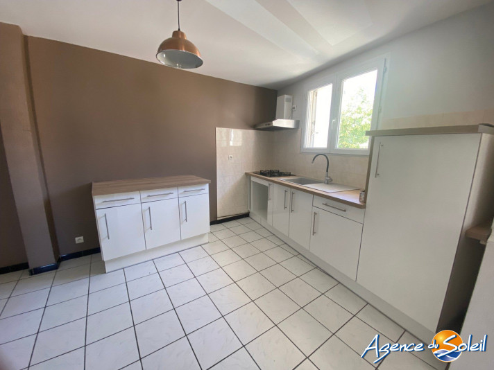 Voir la photo 1/7 du type apartment à Névian