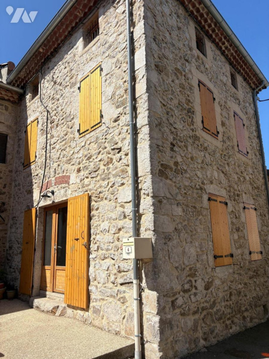 Voir la photo 1/13 du type house à Eclassan
