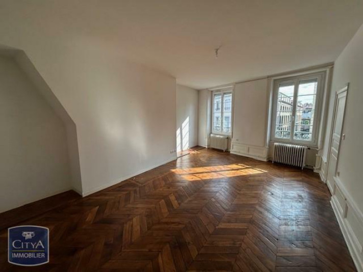 Voir la photo 1/10 du type apartment à Clermont-Ferrand