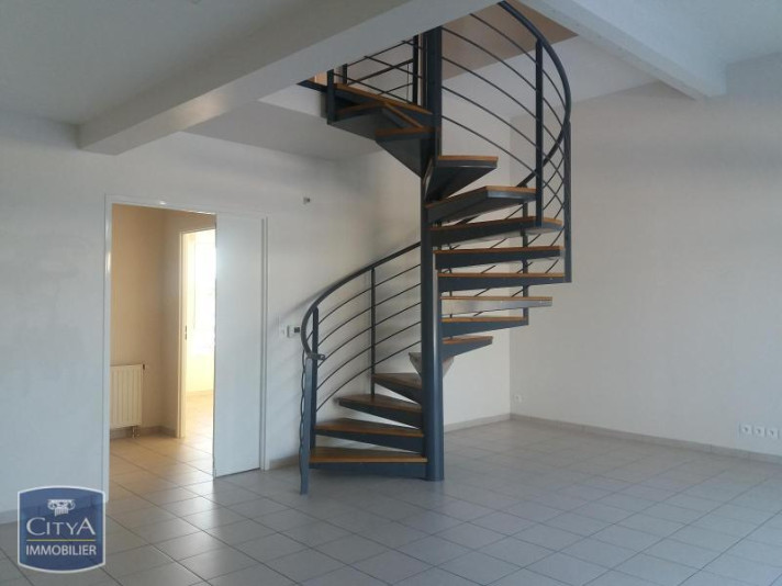 Voir la photo 1/9 du type house à Châteauroux