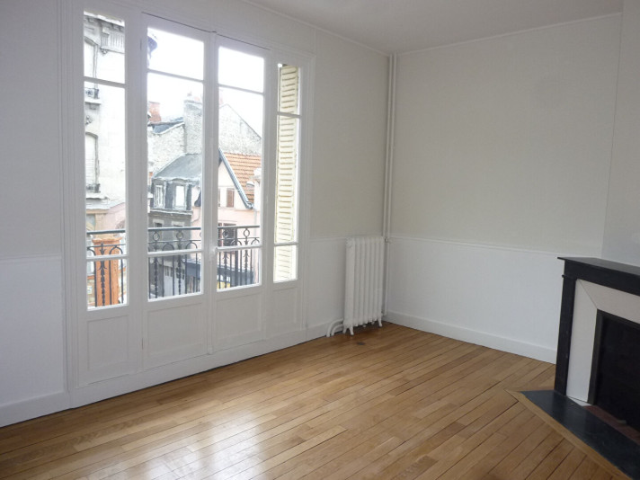 Voir la photo 1/7 du type apartment à Reims