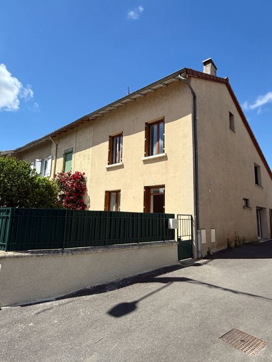 Voir la photo 1/10 du type house à Savigneux