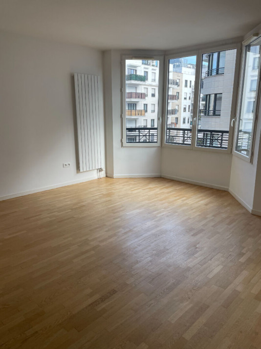 Voir la photo 1/4 du type apartment à Suresnes