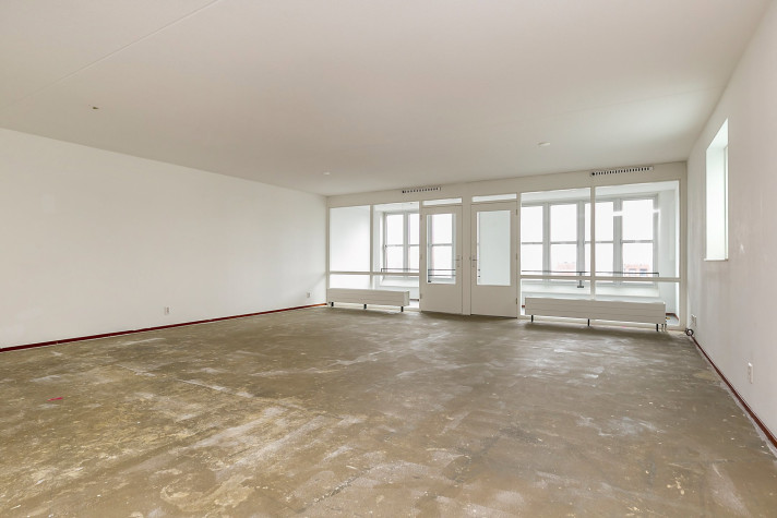 View photo 1/17 of apartment in Amsterdam