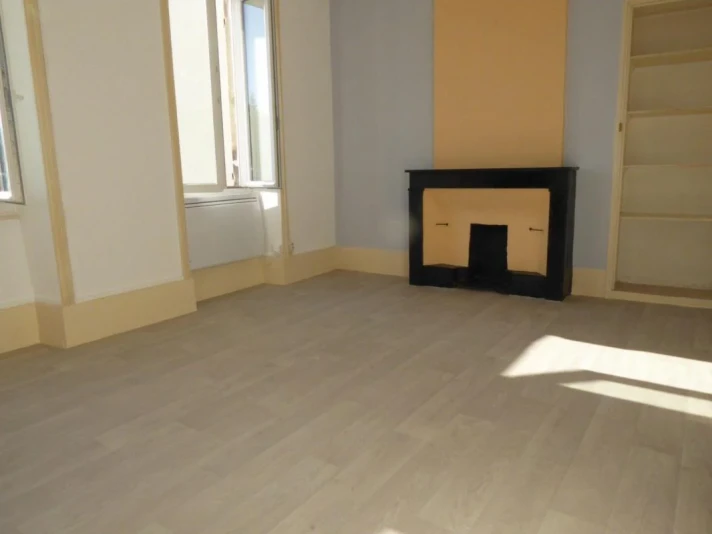 Voir la photo 1/11 du type apartment à Aubenas