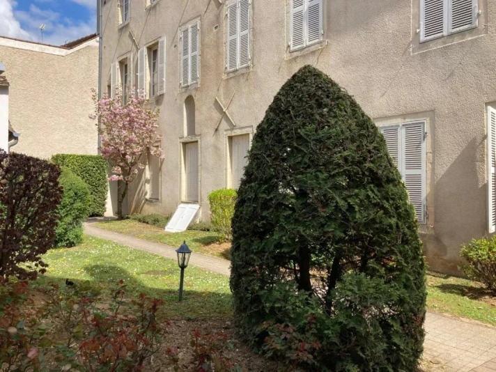 Voir la photo 1/10 du type apartment à Dijon