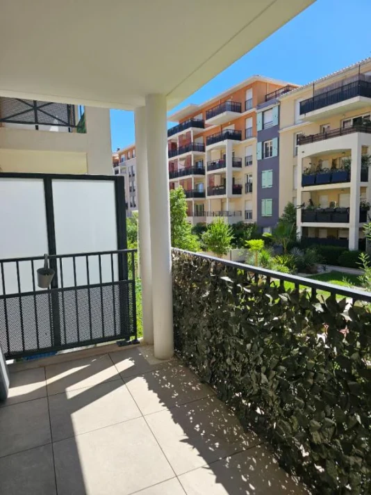 Voir la photo 1/10 du type apartment à Toulon
