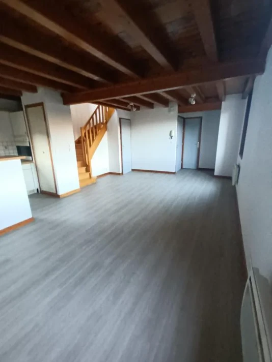 Voir la photo 1/9 du type apartment à Mende