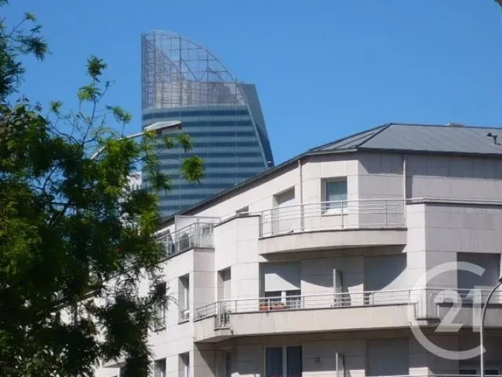 Voir la photo 1/2 du type apartment à Courbevoie