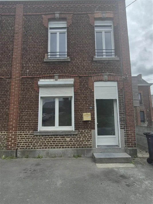 Voir la photo 1/9 du type house à Maubeuge