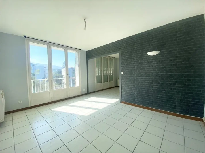 Voir la photo 1/9 du type apartment à Saint-Martin-d'Hères