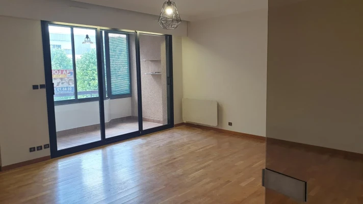 Voir la photo 1/10 du type apartment à Rodez