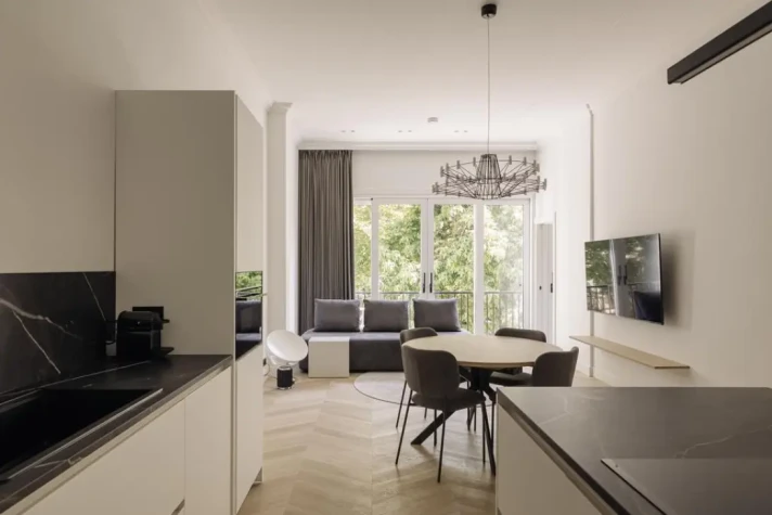 View photo 1/24 of apartment in Amsterdam