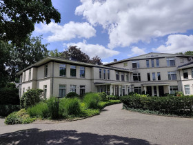 Apartment in Huizen