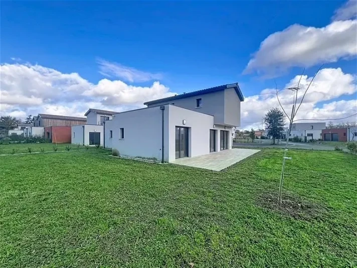 Voir la photo 1/9 du type house à Villeneuve-sur-Lot