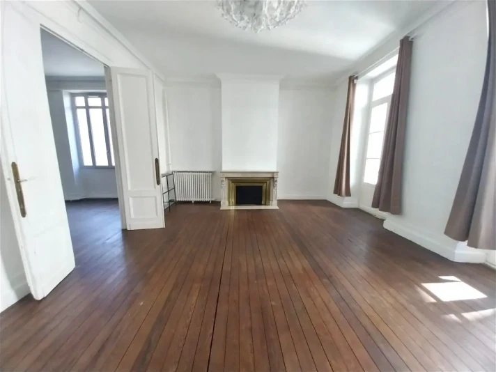 Voir la photo 1/9 du type apartment à Bordeaux