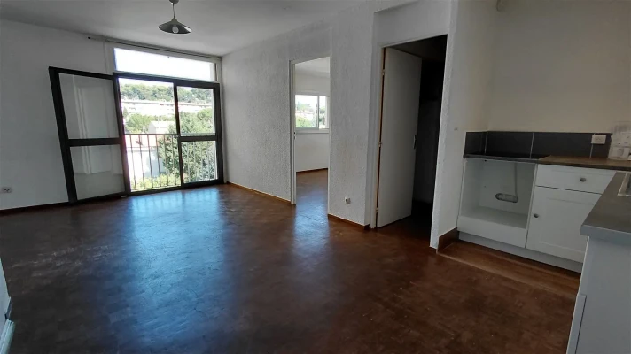 Voir la photo 1/6 du type apartment à Salon-de-Provence