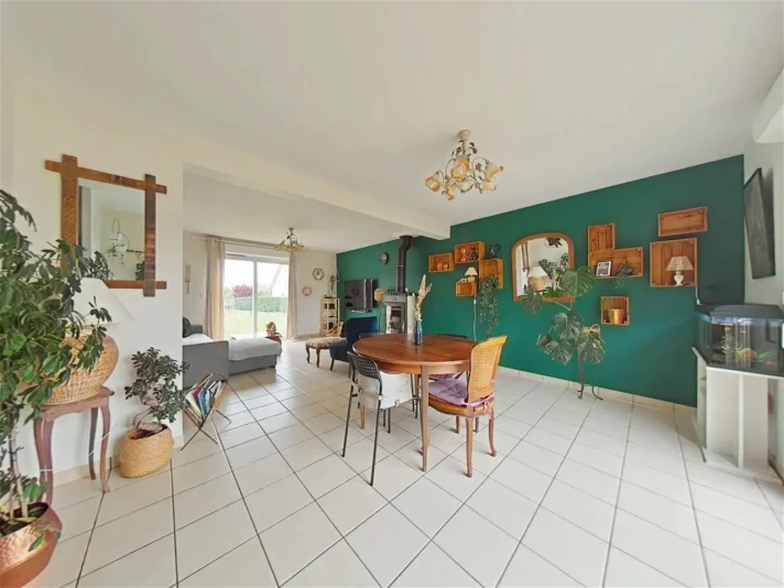 Voir la photo 1/12 du type house à Cravant-les-Côteaux