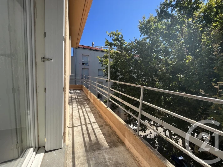 Voir la photo 1/8 du type apartment à Arles