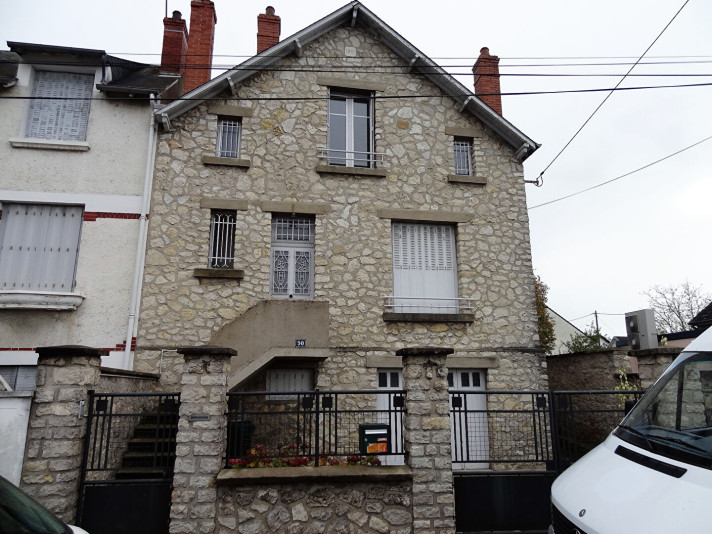 Voir la photo 1/11 du type house à Bourges