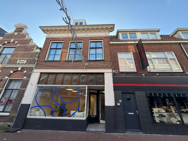 Bekijk foto 1/8 van room in Leeuwarden
