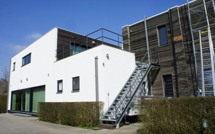 Bekijk foto 1 van 9 van het studio in Kortrijk