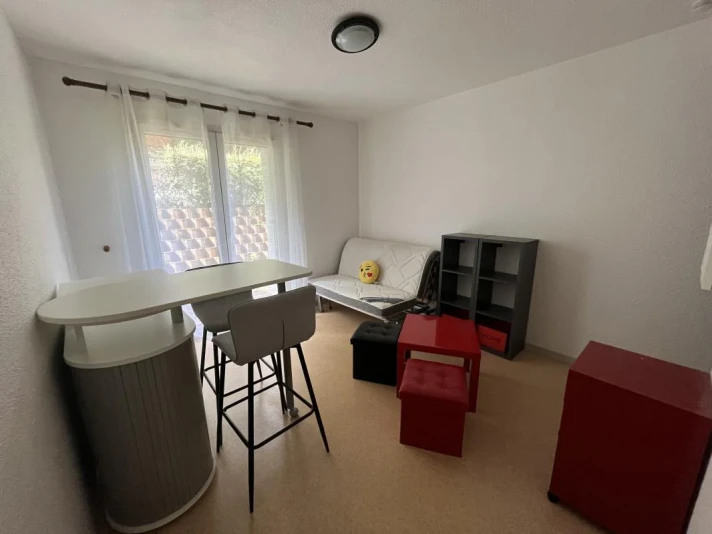 Voir la photo 1/8 du type studio à Rodez