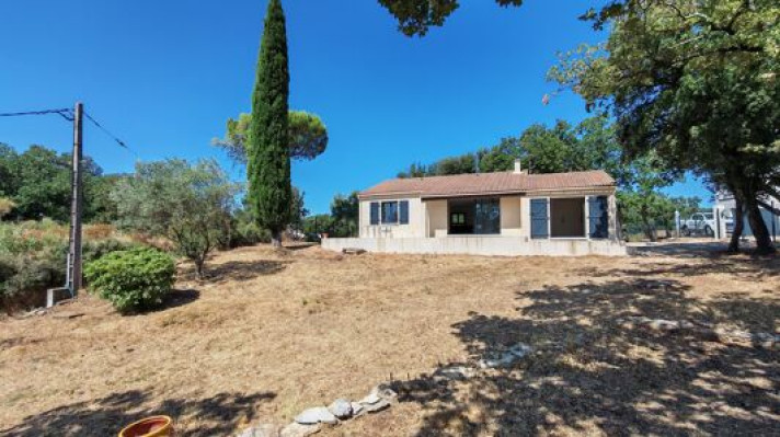 Voir la photo 1/10 du type house à Rochefort-du-Gard